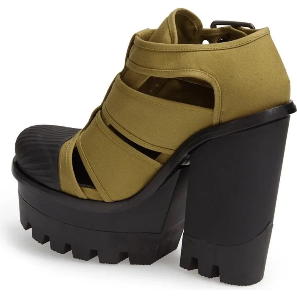 NWOB Hunter Canvas Platform Shoes